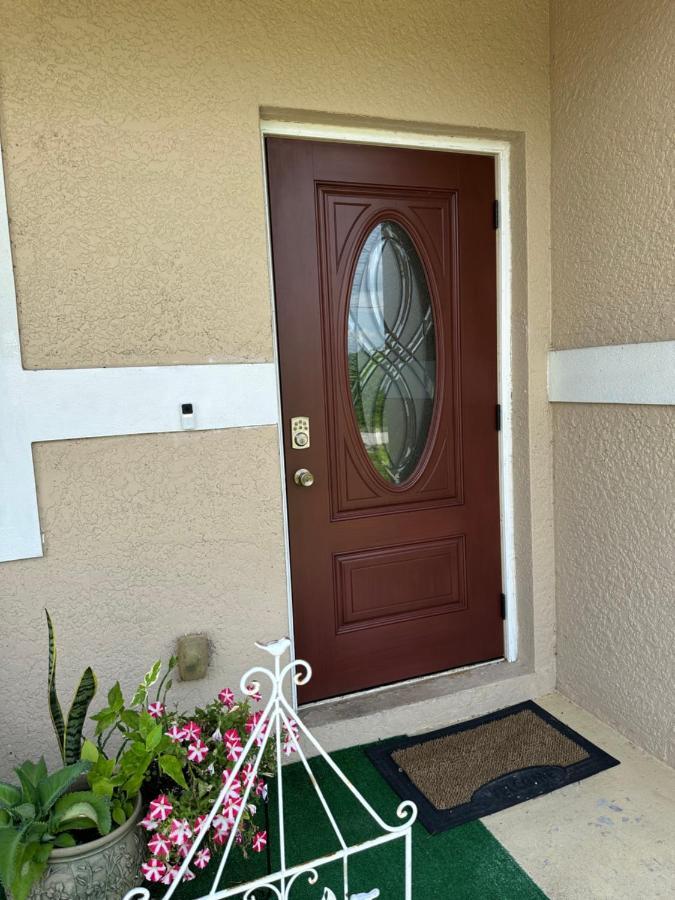 Quiet Room In A Family Home Lehigh Acres Bagian luar foto