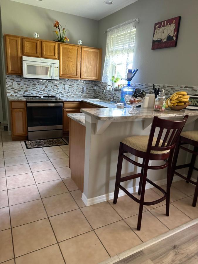 Quiet Room In A Family Home Lehigh Acres Bagian luar foto
