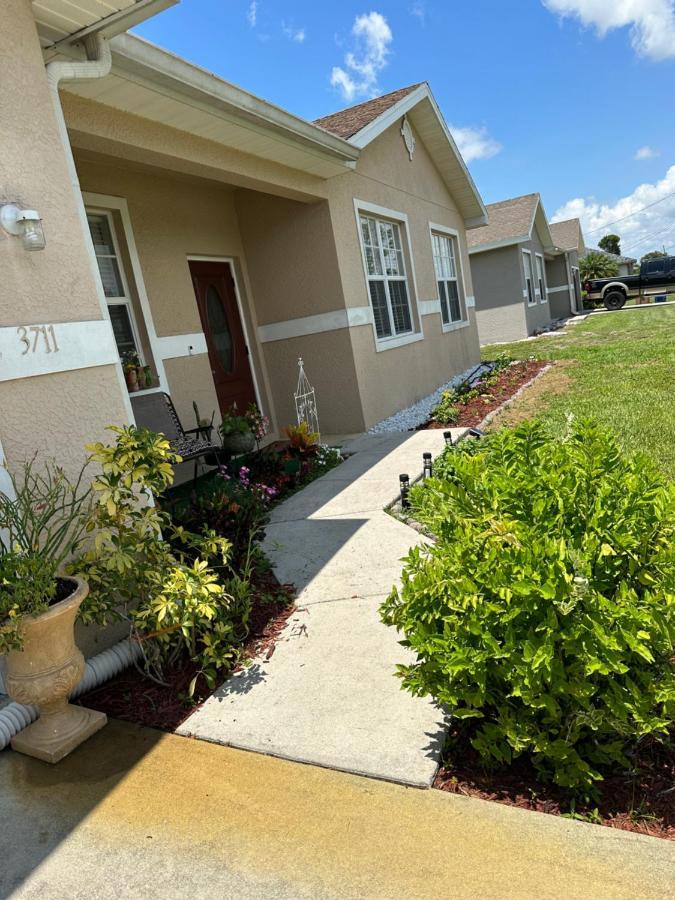 Quiet Room In A Family Home Lehigh Acres Bagian luar foto