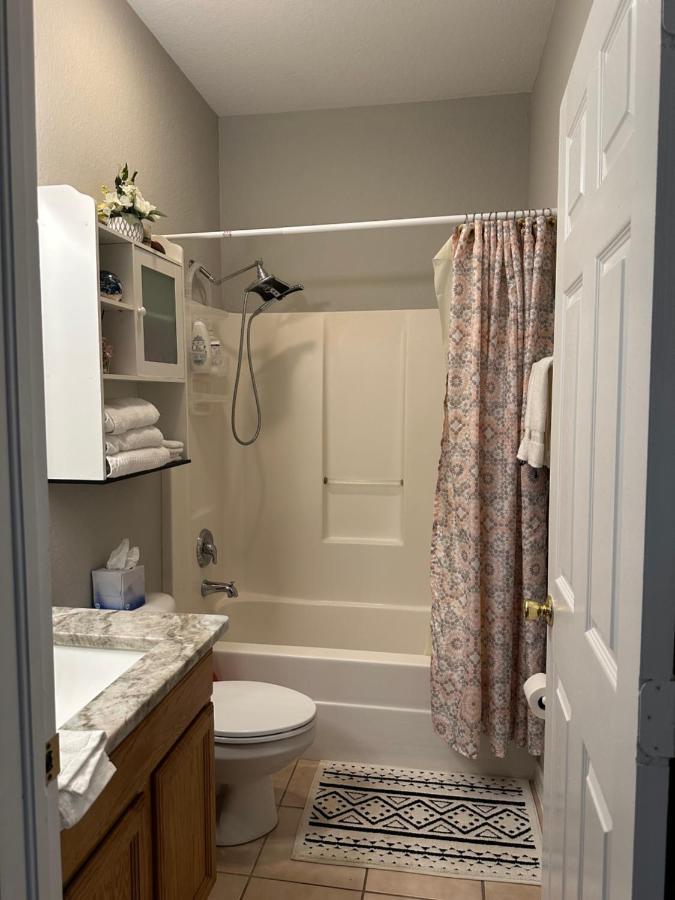 Quiet Room In A Family Home Lehigh Acres Bagian luar foto