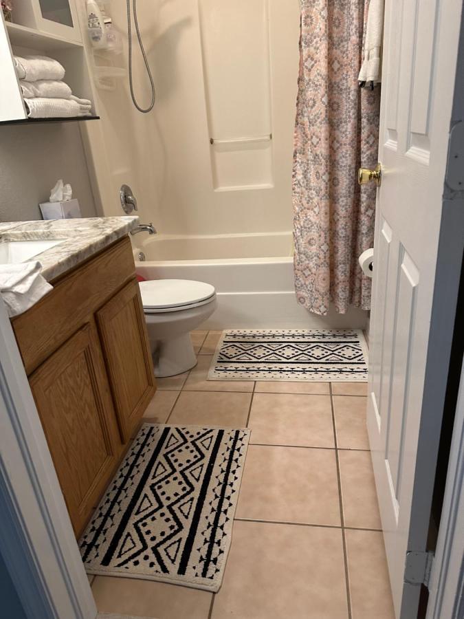 Quiet Room In A Family Home Lehigh Acres Bagian luar foto